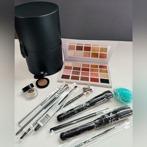 Morphe gift sets !!+ Free gift with purchase 🎁